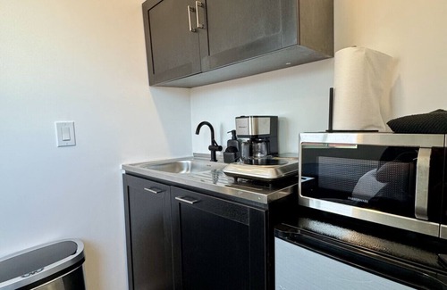 Garfield Apartment | Your Downtown Cozy Studio With Backyard Unit C