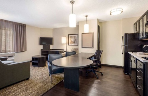 Brentwood House | Your Dream Stay in the Heart of Tennessee! 2 Relaxing Units, Full Kitchen!