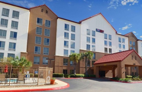 Near East Side House | Your Escape Awaits! Affordable Stay with Pool, Close to The Alamo!