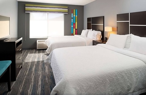 Glenwood Springs Hotel | Your Gateway to Glenwood Springs! Free Breakfast, Pool, Free Parking!