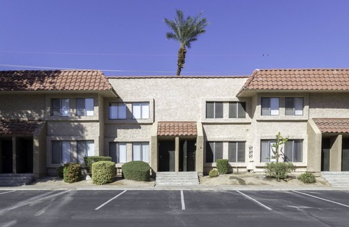Indio Hotel | Your Getaway to California Relaxation! Swimming Pool, Pets Allowed!
