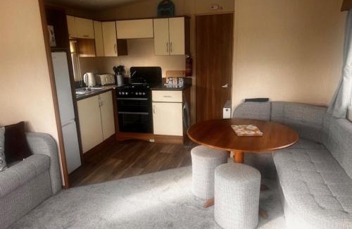 Heacham Resort | Your Happy Place - 8 Berth Caravan 5 minutes from lovely sandy beach