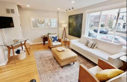 Northeast House | Your Happy Place Entire Home - With Parking