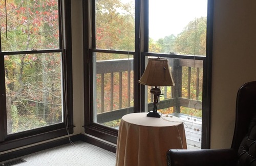 Dover House | Your Headquarters for Kentucky Lake Adventures!