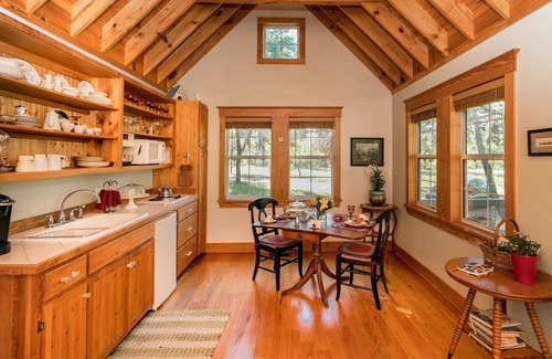 Fredericksburg Cabin | Your Hiding Place | Blissful Retreat