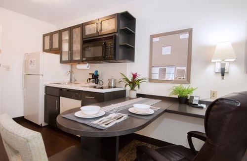 Anaheim Resort Resort | Your Home Away From Home! 4 Pet-friendly Units, Kitchenette, Pets Allowed