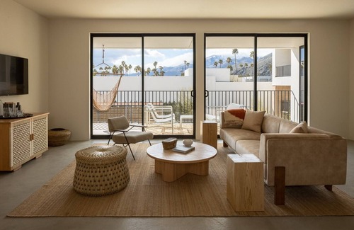 Downtown Palm Springs Hotel | Your Home Away from Home:4-Bedroom Suite in Downtown Palm Springs Boutique Hotel