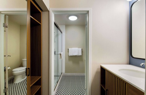 Eastwick Hotel | Your Home Away From Home! Close to Independence Hall, Pets are Welcome