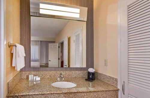 University Place Hotel | Your Home Away From Home! 4 Convenient Units, Pool, Pets Allowed!