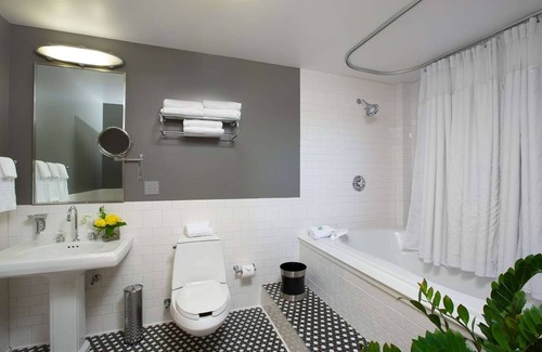 Downtown Columbus Hotel | Your Home Away From Home! Pet-Friendly, Near Ohio Historical Center
