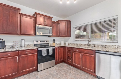 The Islands House | Your Home Away! Offering free heated pool ! Close to everything !