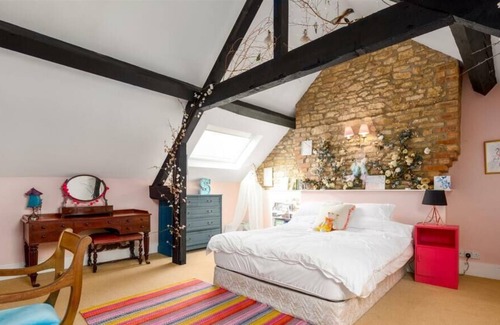 Kirtlington House | Your home from home in the stunning Oxfordshire countryside. Dog friendly.
