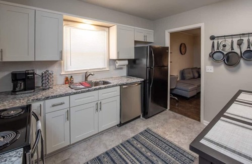 Kansas City House | {Your KC Spot} See Arrowhead from the driveway!