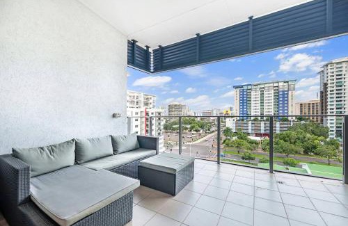 Darwin City Centre Apartment | Your Keys to Larrakeyah Coastal Comfort with Pool