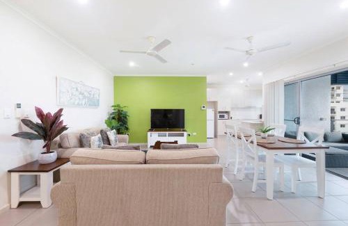 Darwin City Centre Apartment | Your Keys to Larrakeyah Coastal Comfort with Pool