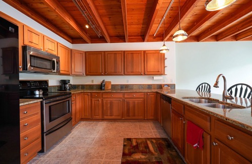 Sagle House | Your Lake Pend Orielle Get Away, beautiful waterfront home with private dock
