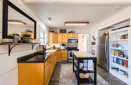 Burnet Cabin | Your Lakefront Escape-The Yellow Door Cabin!