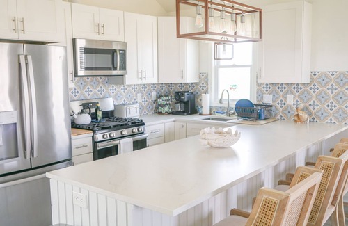 Manahawkin House | Your LBI Bay Escape.nRelax and unwind at our charming 3 bedroom minutes from LBI
