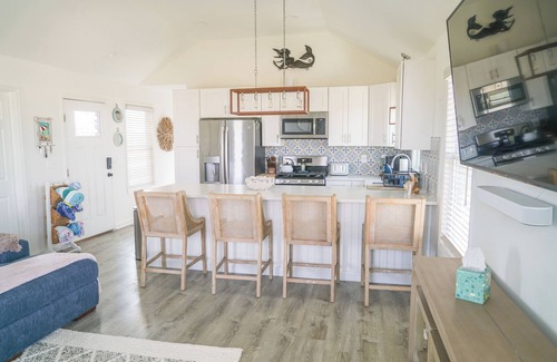 Manahawkin House | Your LBI Bay Escape.nRelax and unwind at our charming 3 bedroom minutes from LBI