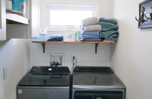 Manahawkin House | Your LBI Bay Escape.nRelax and unwind at our charming 3 bedroom minutes from LBI