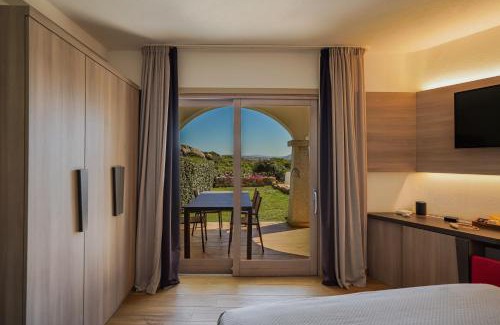 La Maddalena House | Your lovely and elegant home with garden sea view