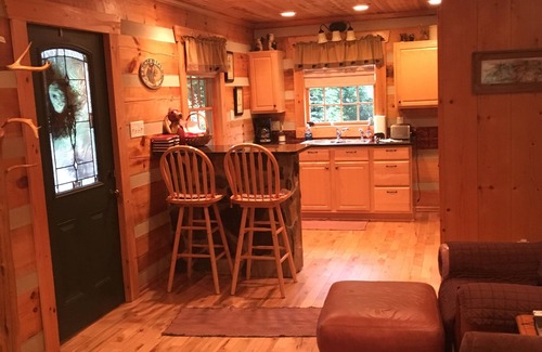 Mount Airy Cabin | Your Mayberry Get-a-Way Cabin- Only 6 miles from Downtown Mount Airy