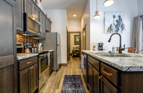 Cheyenne Crossing Cabin | Your Next Cozy Escape 1BR New Cabin near Cheyenne Crossing/Spearfish Canyon!
