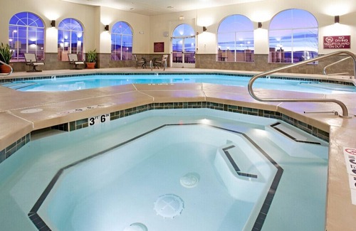 Farmington House | Your Next Vacation is Waiting for You!