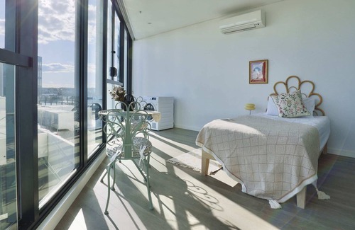 Wentworth Point Apartment | Your Oasis by The Water - Views, Parking, Sunlight