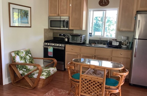 Keaau Cottage | your own cottage, hear the ocean!