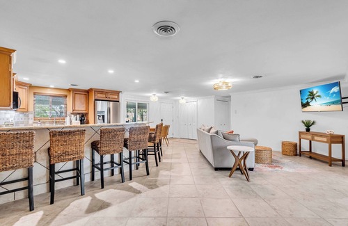 Gulf Gate Estates House | Your own slice of paradise 2 miles from Siesta Key