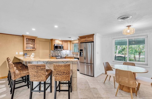 Gulf Gate Estates House | Your own slice of paradise 2 miles from Siesta Key