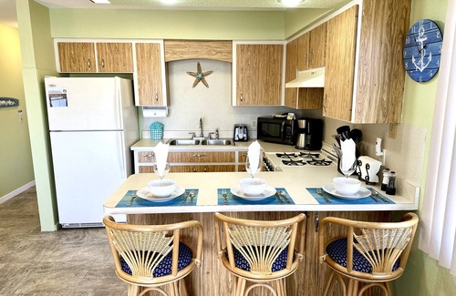 Gulf Cove Cottage | Your peaceful and quaint paradise getaway!