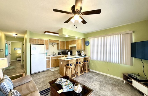 Gulf Cove Cottage | Your peaceful and quaint paradise getaway!