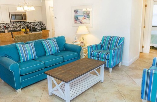 Sanibel Condo | Your Perfect Getaway Awaits: Charming Sanibel Island villa with private beach - Signal Inn 11