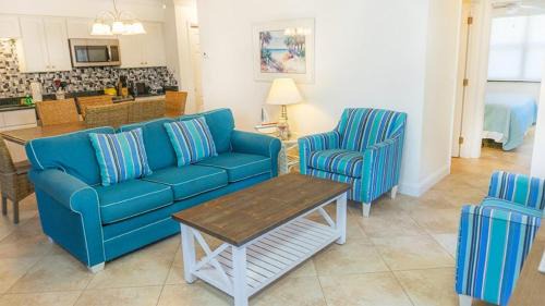 Sanibel House | Your Perfect Getaway Awaits - Charming Sanibel Island villa with private beach