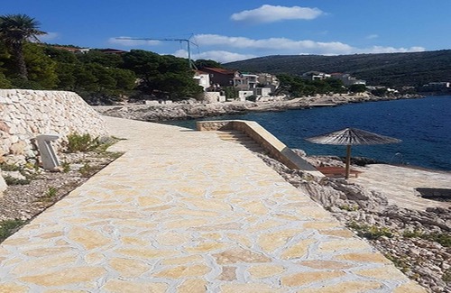 Primosten Burnji Apartment | Your Perfect Seaside Escape Awaits
