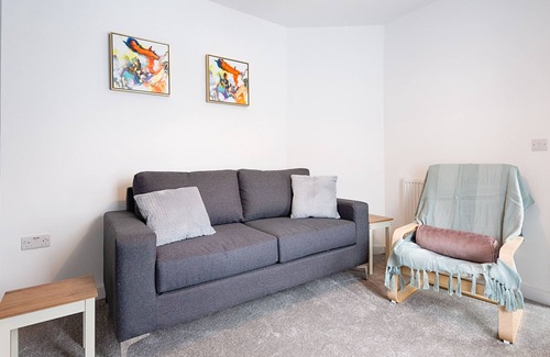 Cwmbrwla House | Your perfect stay! Swansea City Centre