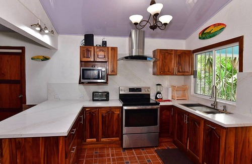 Tarcoles House | Your place in Costa Rica - 3 Bedroom Beach house with pool!