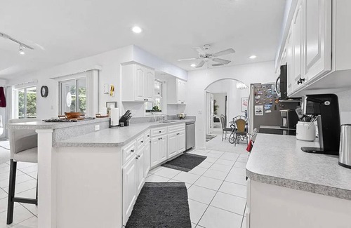 White Marsh Villa | Your property to relax - "Oak on the Water", Waterfront, Golf, Fishing, Bike