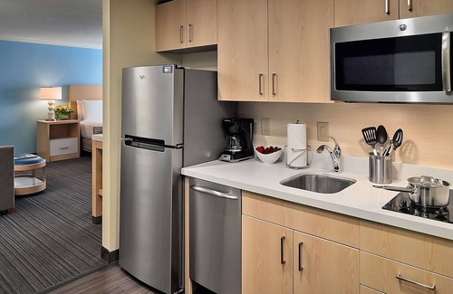 Gwinnett Place Hotel | Your Relaxing Getaway Awaits! 2 Family-friendly units to enjoy. Near Green Space