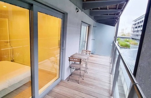 Woolwich Apartment | Your Riverside Home 3