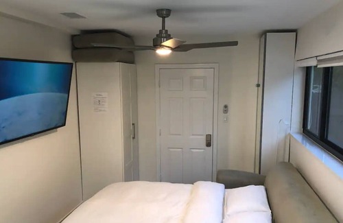 Hallandale Beach Boat Rental | Your Spotless Clean 5-Star Suite - 6 min from the beach