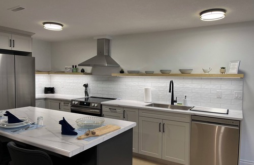 Barrie House | Your Suite on Country Lane