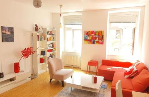 Roßau Apartment | Your Sunny Home Away from Home