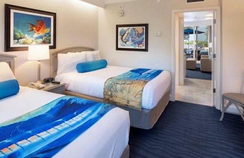 St. Pete Beach Hotel | Your Ultimate Florida Escape! 2 Relaxing Units, Kitchenette, Outdoor Pool!