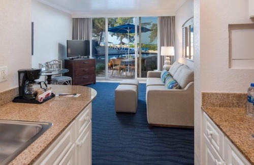 St. Pete Beach Hotel | Your Ultimate Florida Escape! 2 Relaxing Units, Kitchenette, Outdoor Pool!