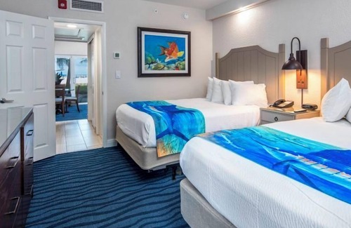St. Pete Beach Hotel | Your Ultimate Florida Escape! 2 Relaxing Units, Kitchenette, Outdoor Pool!