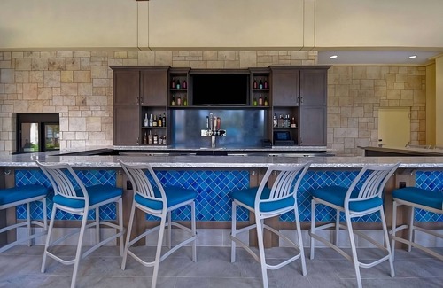 Florida Central Atlantic Coast Hotel | Your Winter Garden Oasis! Swimming Pool, Full KItchen, Pets Allowed!