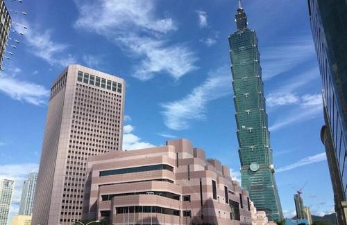 Xinyi Apartment | yourcity 台北101 和 大巨dome旁邊 大空間睡8人